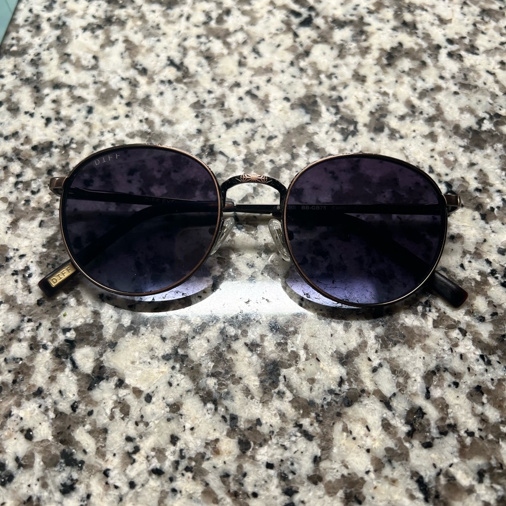DIFF Round Sunglasses